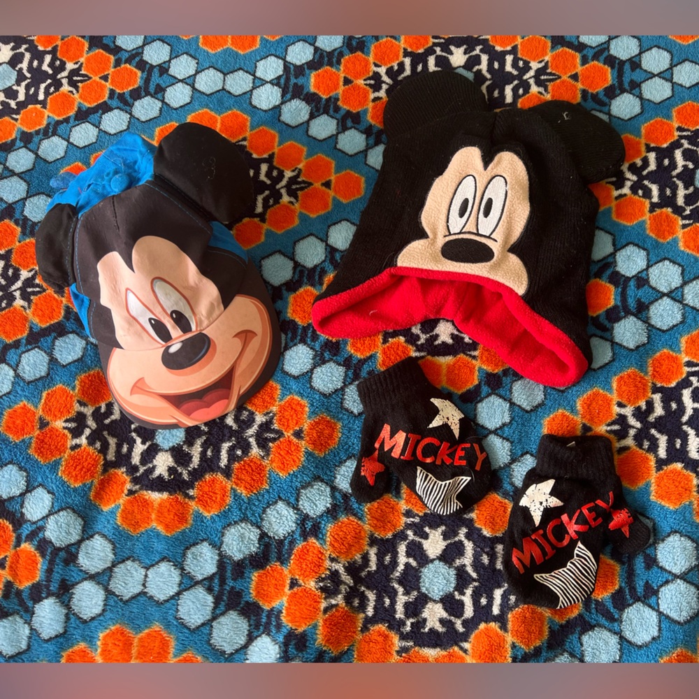 Disney Boys Mickey Mouse Baseball Hat & Winter hat & Mittens